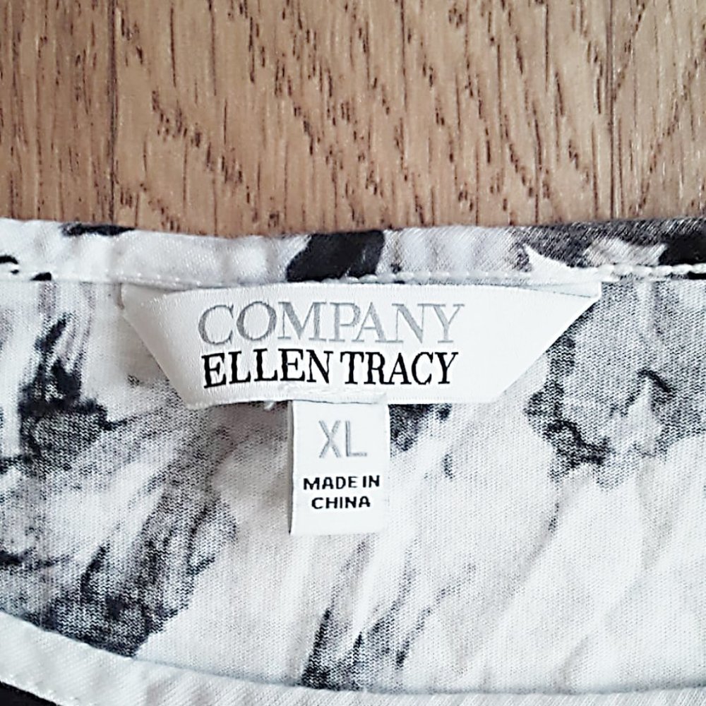 Black&White Floral Blouse